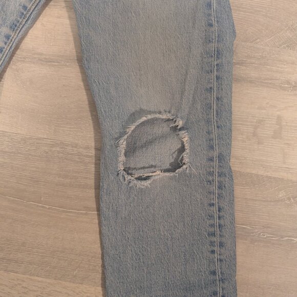 Levi's Light Wash Distressed Jeans - Picture 4 of 16